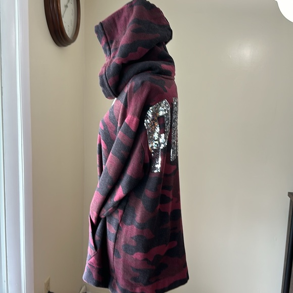 Victoria Pink sweatshirt (buy now price)size medium - Picture 5 of 5